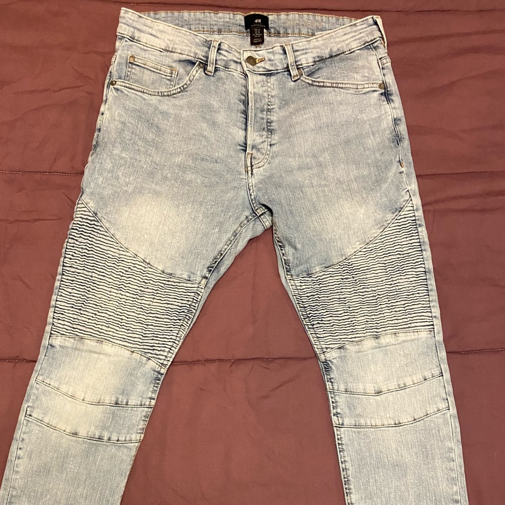 Mens Jeans H&M
SKINNY FIT
COUPE MOULANTE